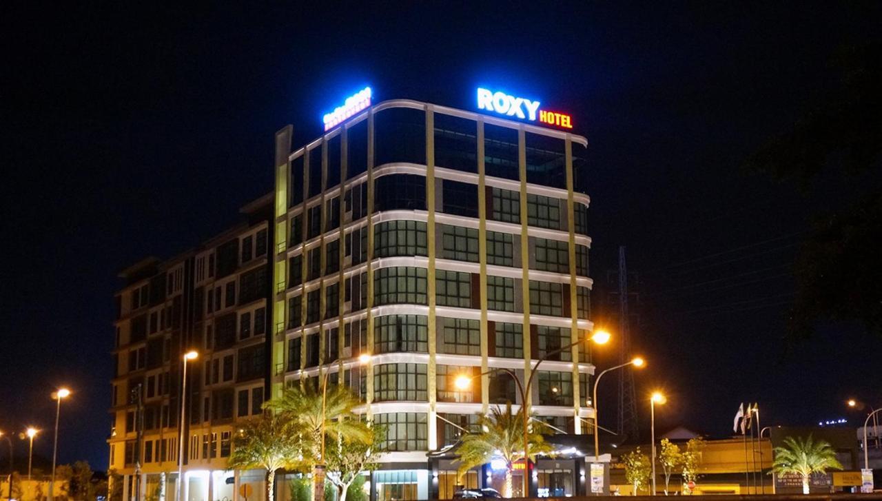 Roxy Hotel & Apartments Kuching Bagian luar foto